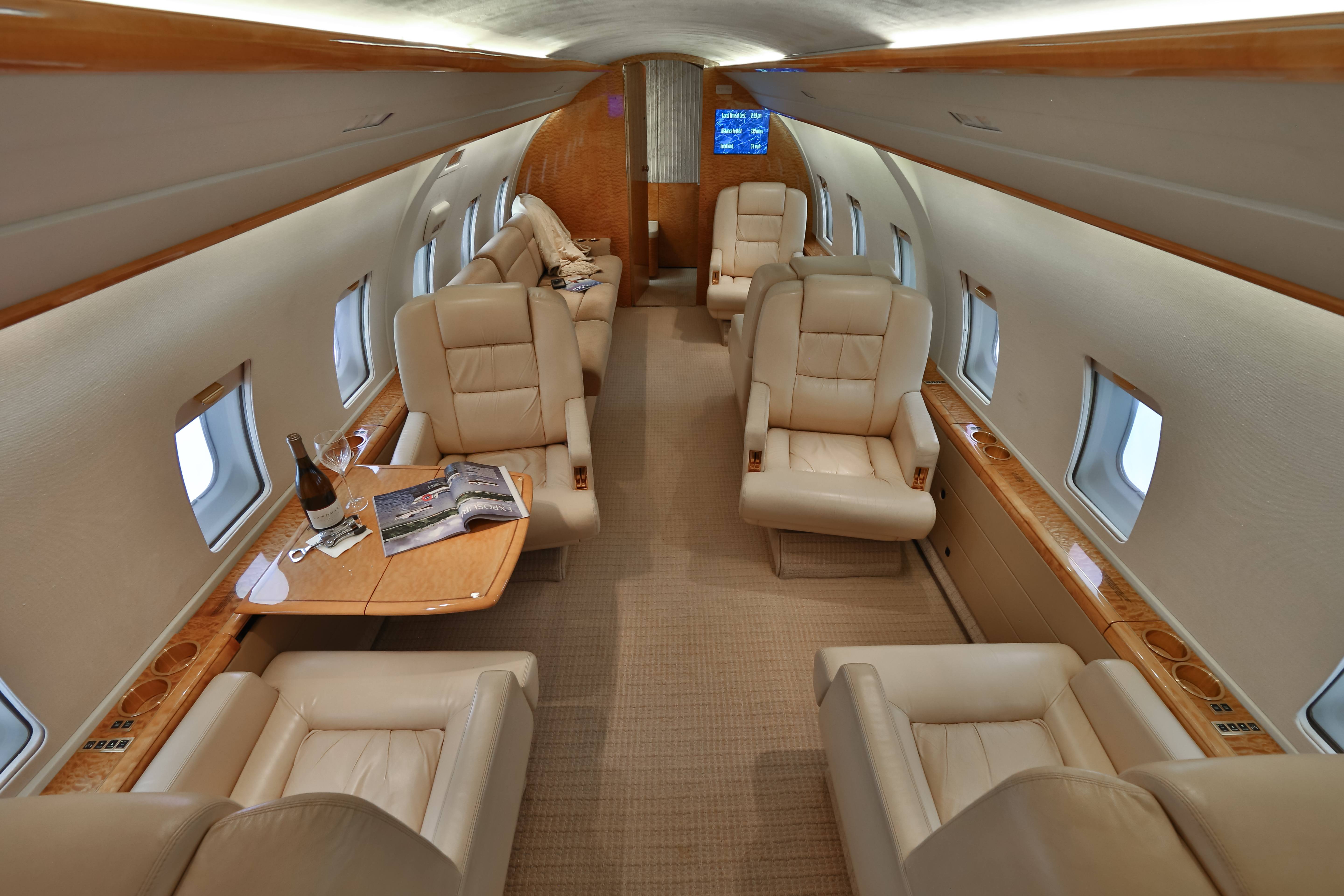 aereo d'affari Bombardier Challenger 601